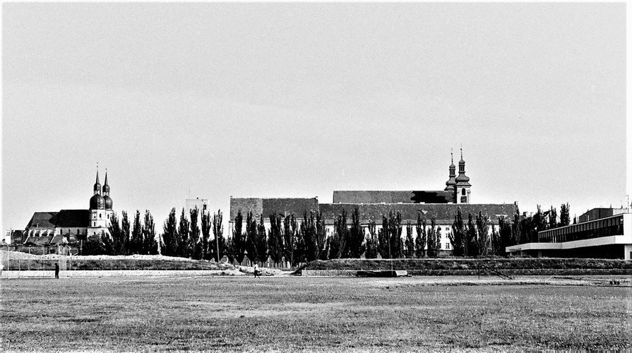 Bazilika sv. Mikuláša a Katedrála  svätého Jána Krstiteľa...1974