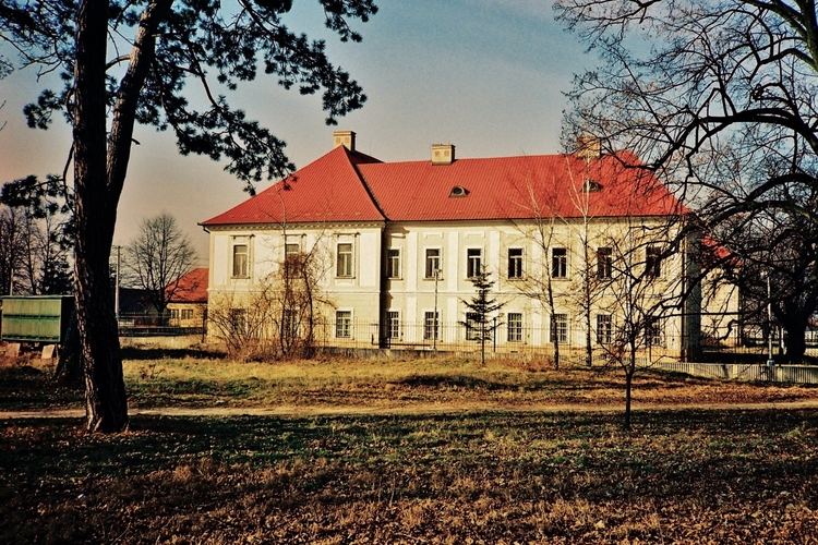 Kaštieľ v Nitrianskej Strede pred  34 rokmi , 24. okt. 1990 