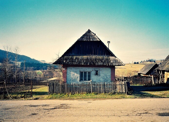 Veselovská chalúpka...( Nedel'a, 18. novembra, 1990 )