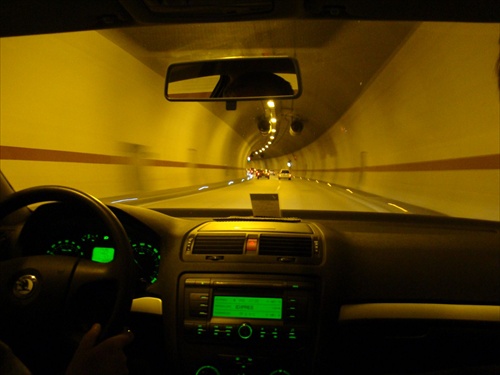 Bratislavský diaľničný tunel Sitina - prejazd