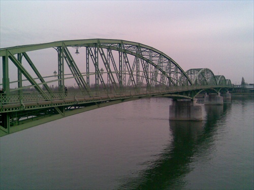 Most, ktorý naozaj spája.
