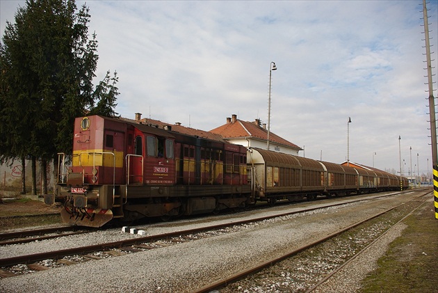 742 222-3 v stanici Sečovce.