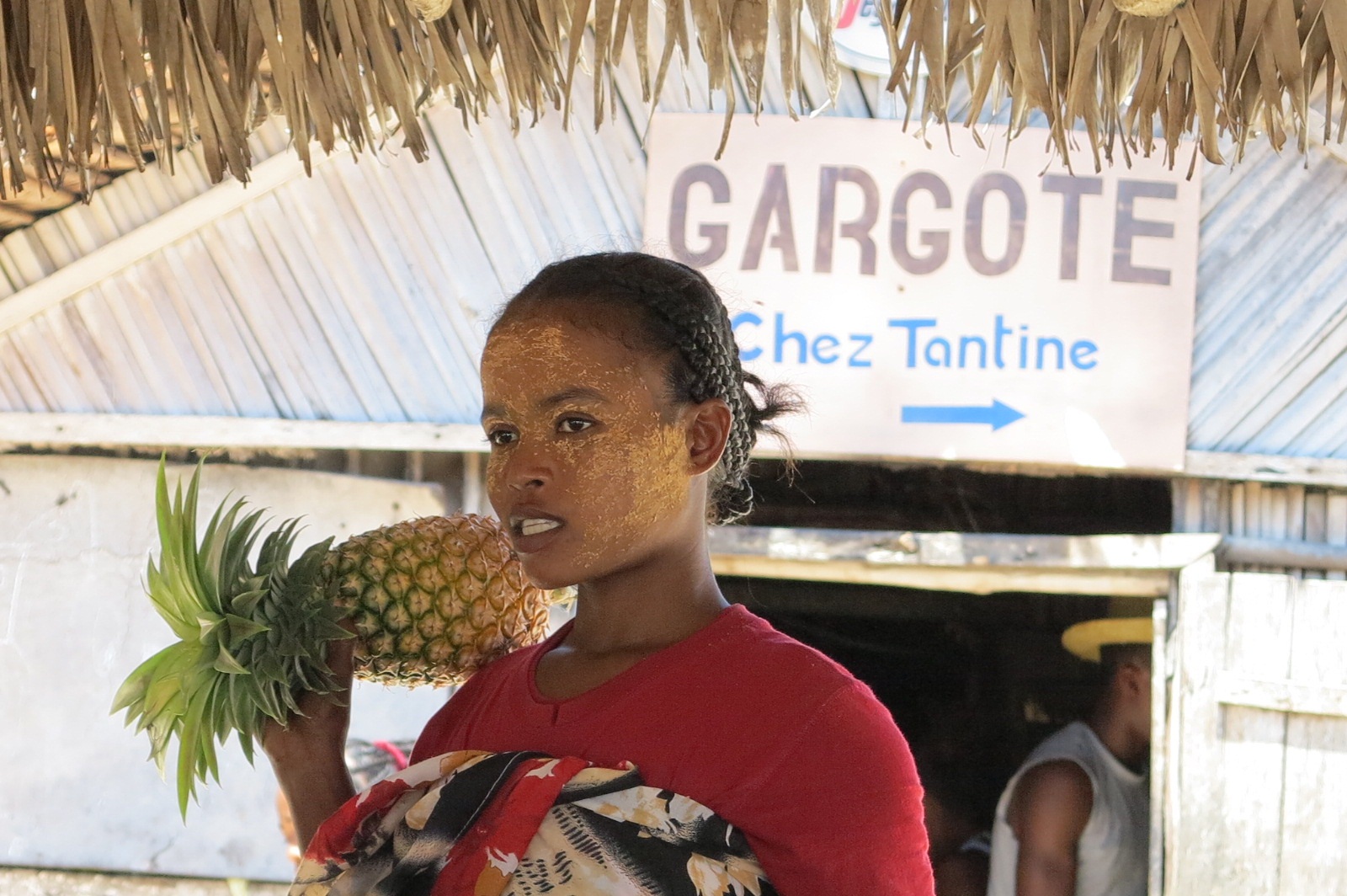 Predavačka ananásov na Madagaskare